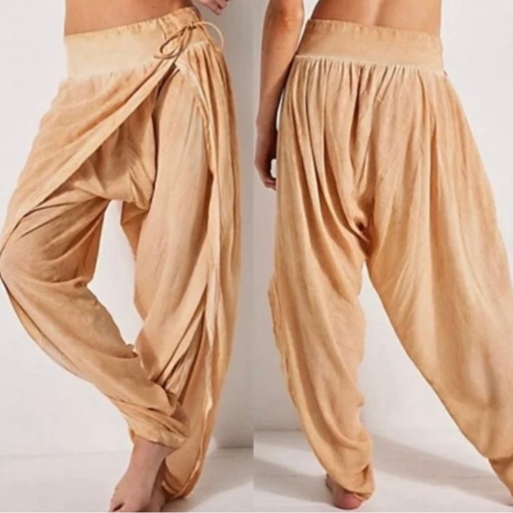 Free peoplee Act Natural lounge pants harem pants in excellent shape - Picture 5 of 5
